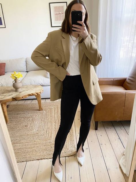 I Tried On Every Pair of Split-Front Leggings I Could Find | Who What Wear UK Leggings For Winter, Split Pants, New Look Fashion, Hem Leggings, Comfy Leggings, Zara Fashion, Spring Summer Trends, Leggings Outfit, How To Hem Pants