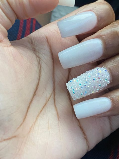 White Nails With Rhinestones Medium, White Nails With Crystals, White Nails With Gems, Nails With Crystals, Toes Ideas, Sqaure Nails, Baddie Nails, White Acrylic Nails, Cute Acrylic Nail Designs