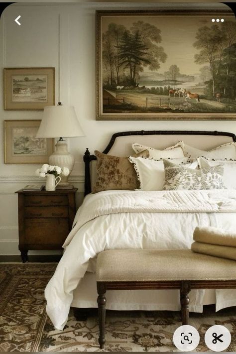 Bedroom Wall Decor Ideas, Bedroom Decoration Ideas, Victorian Bedroom, Bedroom Walls, Room Deco, Wall Decor Ideas, Bedroom Wall Decor, Traditional Bedroom, Blue Bedroom