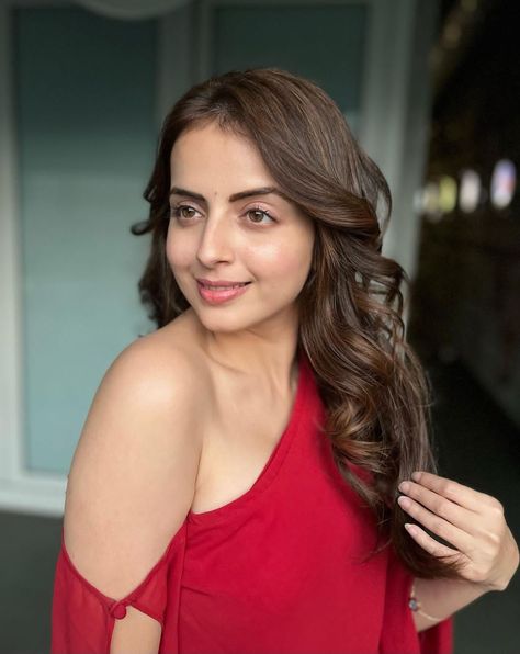 Garnier Hair Color, Perfect Brunette, Shrenu Parikh, Honey Balayage, Brown With Blonde Highlights, Hyo Joo, Brunette Balayage Hair, Before Marriage, Dry Damaged Hair