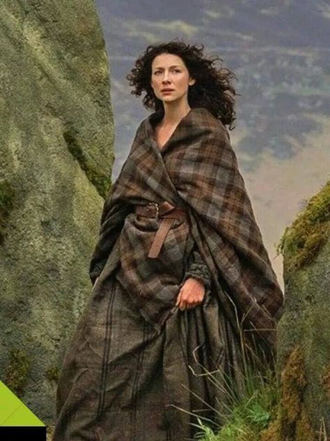 Angel Y Diablo, Gabaldon Outlander, Outlander Costumes, John Bell, Outlander Claire, Diana Gabaldon Outlander Series, Outlander Season 1, Outlander Book Series, Diana Gabaldon Outlander