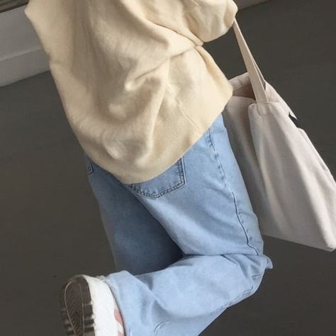 Wide Leg Jeans For Women, Clean Look, Denim Wide Leg, Cream Aesthetic, Office Party, Baggy Pants, Jeans For Women, Insta Photo Ideas, White Aesthetic