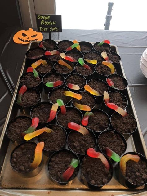 Nightmare Before Christmas Party Ideas, The Nightmare Before Christmas Party, Nightmare Before Christmas Party, Menu Halloween, Halloween Themed Birthday Party, Kids Halloween Food, Christmas Party Ideas, Halloween Baby Shower Theme, Easy Halloween Party