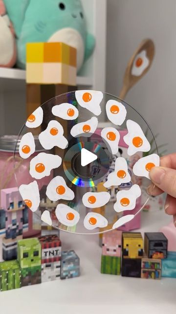 Celyn Haf on Instagram: "DIY painted CDs room decor! 💿✨ #DIY #painting #art #artist #poscapens #roomdecor #diyroomdecor #easydiy #clearcds #giftideas #tutorial ib: @mikaelaaluv" Painting Cds Easy, Dvd Ideas Diy, How To Paint Cds, How To Make Painted Cds, Cds Art, Painting Cds, How To Paint Cds Tutorial, Cd Painting Ideas, Cd Painting