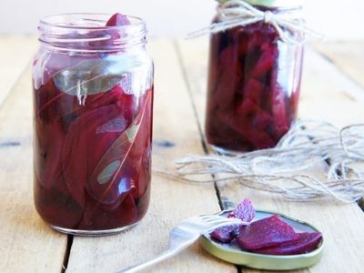 Pickled Beetroot recipe How To Cook Beetroot, Pickled Beetroot, Pickled Foods, Beetroot Recipes, Canning Pickles, Veggie Patch, Pickled Vegetables, Pickle Jars, Chutney Recipes