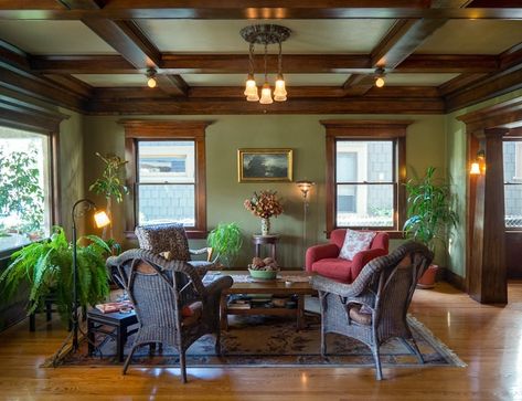 16 Best Wall Colors to Go With Stained Wood Trim - Laurel Home Dark Wood Floors Living Room, Stained Wood Trim, Dark Wood Trim, Craftsman Living Room, Best Wall Colors, Dark Wood Bed, Neutral Wall Colors, Living Room Wood Floor, Dark Wood Kitchens