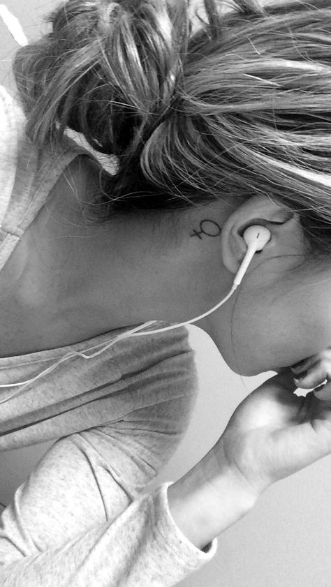 Cute small female tattoo of the female gender sign. Female Gender Sign, Feminism Tattoo, Gender Signs, Feminist Tattoo, Girl Power Tattoo, Behind Ear Tattoos, Knuckle Tattoos, Tattoo Techniques, Cute Tiny Tattoos