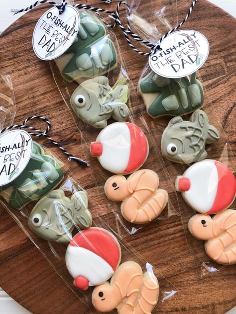 Fishing Theme Cookies Decorated, Valentines Sugar Cookies Royal Icing, Fathers Day Cookies, Cow Cupcakes, Royal Cookies, Fish Cookies, Fishing Birthday Party, O Fish Ally, Royal Iced Cookies