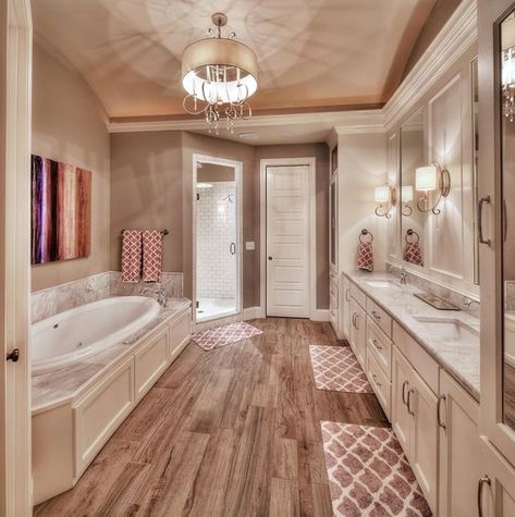 Expensive Bathroom, Bathroom Flooring Options, Best Bathroom Flooring, Houston Homes, Bilik Air, Master Bathrooms, Amazing Homes, Casa Vintage, Dream Bathrooms