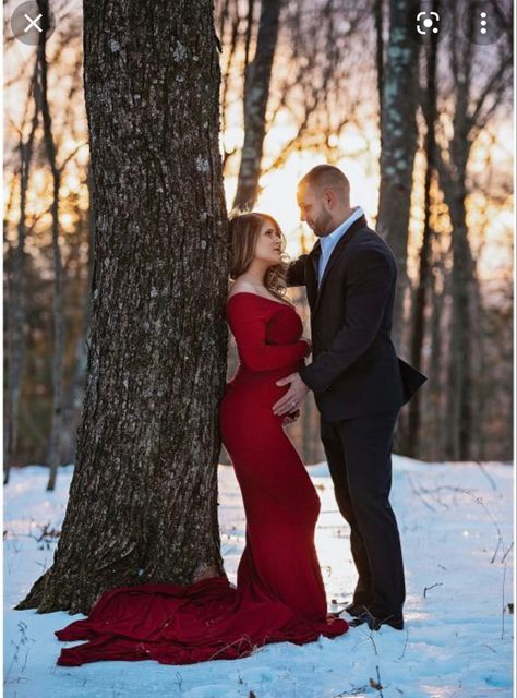 Christmas Maternity Photos, Christmas Maternity Shoot, Snow Maternity Photos, Maternity Christmas Pictures, Winter Pregnancy Photoshoot, Winter Maternity Photoshoot, Outdoor Maternity Pictures, Maternity Photography Fall, Winter Maternity Pictures