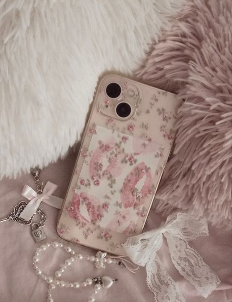 Phone Wallpapers Vintage, Pink Wallpaper Girly, Iphone Obsession, Pink Iphone Cases, Iphone Cases Cute, Pretty Iphone Cases, Pink Life, Pink Cases, Girly Bags