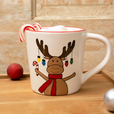 Pottery Painting Ideas Christmas Coffee Mugs, Cup Painting Ideas Christmas, Mug Painting Ideas Christmas, Christmas Mug Painting Ideas, Christmas Mug Painting, Diy Christmas Mugs, Winter Kitchen, Mug Drawing, Painted Coffee Mugs