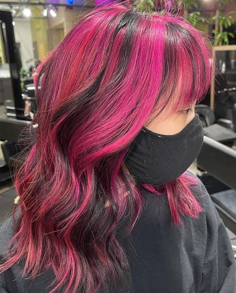 Dracula Hair, Pink Hair Streaks, Pink Hair Highlights, Best Hair Dye, Pink Hair Dye, Dark Hair With Highlights, Dyed Hair Inspiration, Pretty Hair Color, Short Hair Color