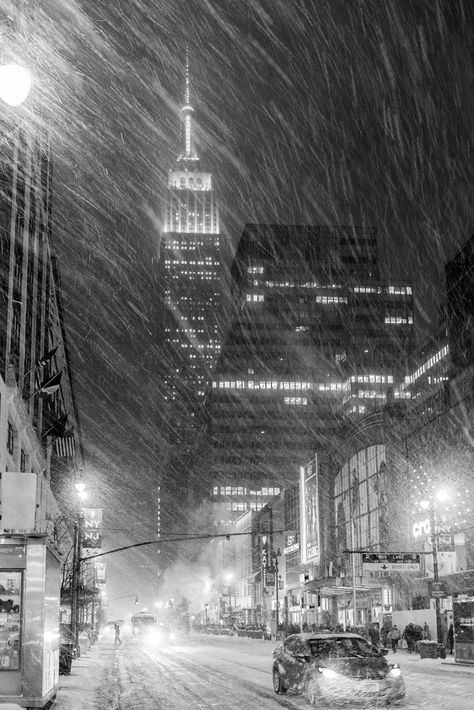 Christmas In New York Aesthetic, Wallpaper Winter, I Love Nyc, Empire State Of Mind, Gifts For Boyfriend, Christmas Gifts For Boyfriend, City Street, Concrete Jungle, Quick Guide