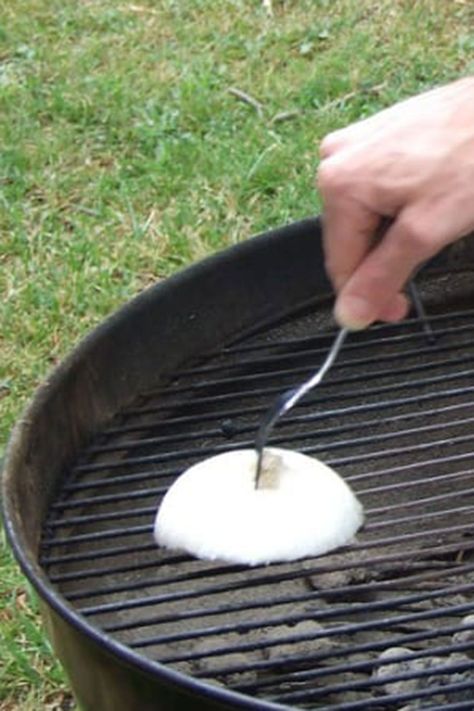 image Bbq Hacks, Propane Grill, Grilling Tips, Clean Grill, Stuffed Whole Chicken, Summer Grilling, Summer Bbq, Barbecue Grill, Outdoor Grill