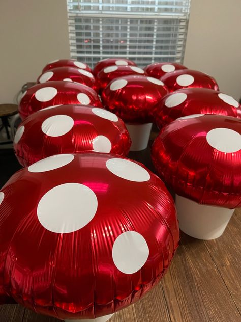 Mario Kart Dessert Table, Toadette Birthday Party, Mario Bros Decoration Ideas, Simple Mario Birthday Party, Mario Kart Party Decorations, Super Mario Bros Parade Float, Super Mario Wedding, Super Mario 2nd Birthday Party, Bowser Party Decorations