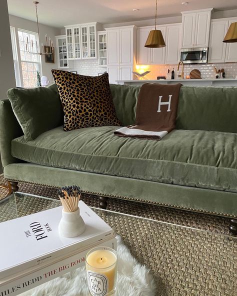 Green Velvet Couch, Velvet Couch Living Room, Green Sofa Living, Green Couch Living Room, Velvet Sofa Living Room, Green Sofa Living Room, Green Couch, Green Velvet Sofa, Velvet Couch