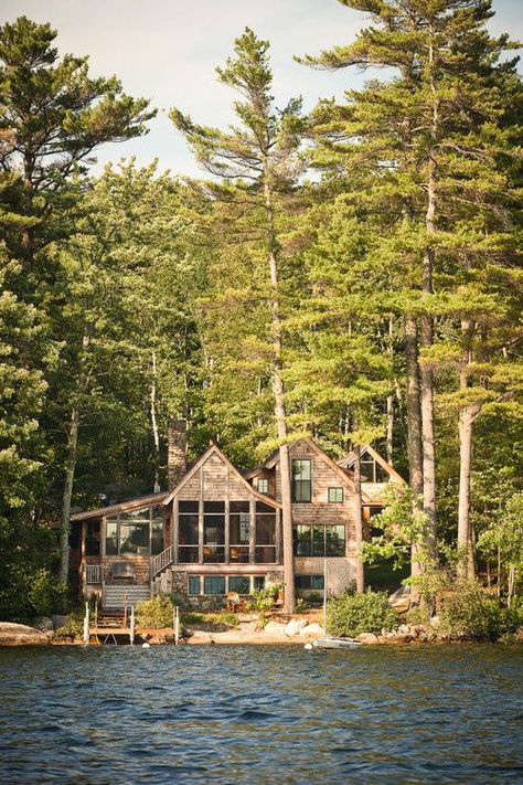 Rustic Cabin Exterior, Rustic Lake Houses, Maine Cottage, Cabin Exterior, Casa Vintage, Residential Architect, Cabin Living, Lake Cottage, Lake Cabins