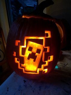 Minecraft Halloween Pumpkins, Pumpkin Carving Minecraft, Creeper Pumpkin Carving, Pumpkin Carving Ideas Minecraft, Minecraft Creeper Pumpkin, Fortnite Pumpkin Carving, Minecraft Pumpkin Carving, Creeper Pumpkin, Pumpkin Minecraft