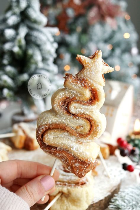 Puff Pastry Christmas, Pastry Christmas, Christmas Tree Food, Puff Pastry Filling, Christmas Food Gifts, Vegan Christmas, Puff Pastry Recipes, Pastry Recipes, Cookies Recipes Christmas