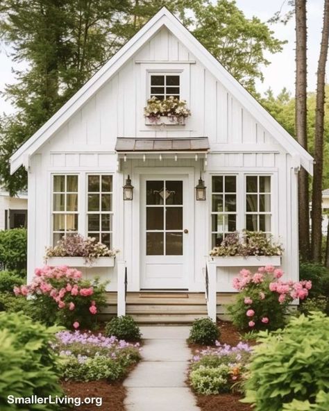 Tiny Home Tours - Tour this countryside tiny home with its... Small House Exterior, Cozy Interior Design, Small Cottage Homes, Empty Nesters, Garden Sheds, Small Cottage, Garden Tool, Small Homes, Home Tours