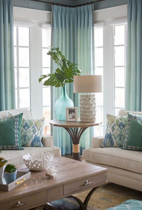 Decorating a Bedroom On a Small Budget Aqua Decor, Coastal Living Rooms, Versace Home, Coastal Living Room, Light Aqua, Cool Ideas, Boho Living, Decor Minimalist, A Living Room