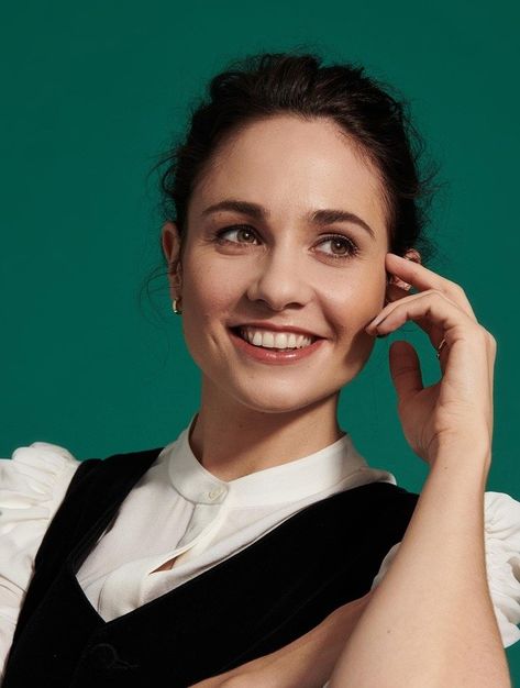 Beautiful Actress Tuppence Middleton, Female Doctor, British Actresses, Air Mail, Woman Face, Doctor Who, Film Festival, Movie Stars, Celebrity Style