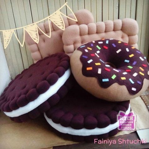 Cake Pillow, Diy Cookies, Food Pillows, Donut Pillow, Donut Decorations, Cute Furniture, Bantal Sofa, Oreo Cake, Felt Food