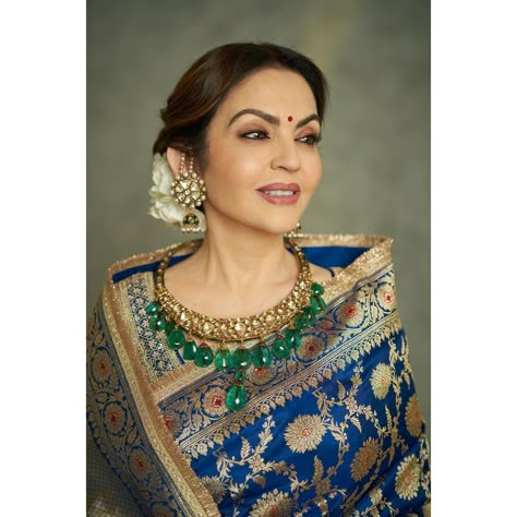 Nita Ambani, Banarsi Saree, Inexpensive Jewelry, Katan Silk Saree, Indian Look, Suit Design, Blue Saree, Katan Silk, Saree Look