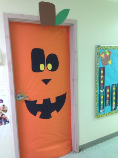 Monster Door Decoration, Door Decorations College, Monster Door, Halloween Classroom Door, Halloween Classroom Decorations, Dorm Door Decorations, Door Decoration Ideas, Rachel Miller, Halloween Decoration Ideas