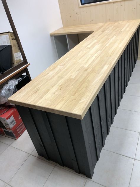 Reception Desk Diy, Cashier Counter Design, Aesthetic Home Decor Ideas, Door Decoration Ideas, Resturant Design, Diy Furniture Repurpose, Retail Counter, Diy Home Bar, Coffee Room