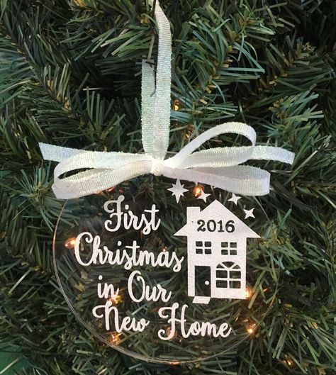 First Christmas In Our New Home, First Home Ornament, Our First Home, Christmas Ornament, Housewarming Gift, New Home Ornament, Wedding Gift by ChristmasOrnament on Etsy https://www.etsy.com/listing/471368075/first-christmas-in-our-new-home-first Couple First Home, First Home Ornament, Floating Ornaments, Rainbow Christmas Tree, Cricut Christmas Ideas, New Home Ornament, Idee Cricut, Rainbows Christmas, Our New Home