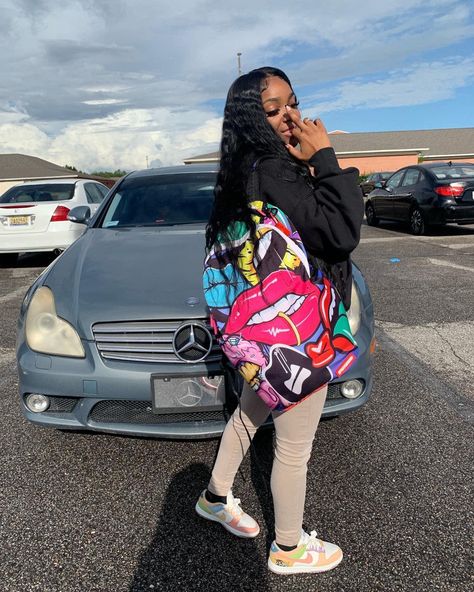 Sprayground Backpack Outfit, Senior Backpacks, Spray Ground Backpack, First Day Of School Hairstyles Black, Sprayground Backpack, First Day Of School Fits, Black Backpack School, Spray Ground, Backpack Outfit