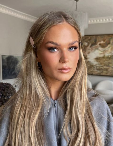 Hanna Schonberg Hair, Hannah Schonberg Hair, Hanna Schönberg Hair, Hannah Schonberg, Hanna Schonberg, Glowing Skin Makeup, Long Locks, Summer Hair, Fan Fiction