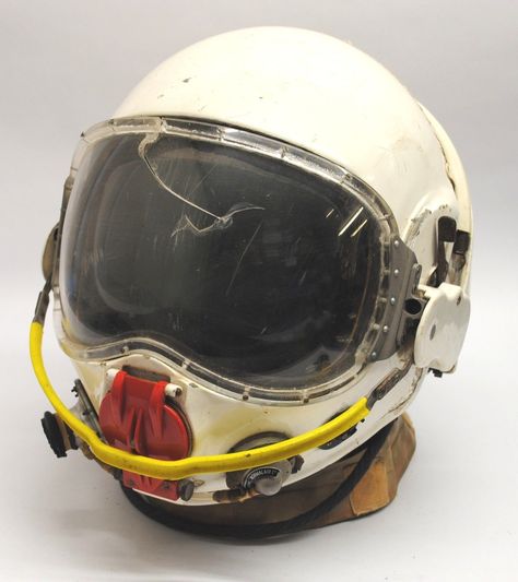 Flight Helmet, Raf Aircraft, Space Vehicle, Test Pilot, Space Helmet, Armor Clothing, Aircraft Parts, Prop Maker, Sci-fi Armor