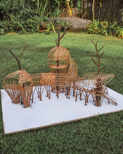 The maket model of the Nuanu's Tree Pod building. The first major space when encountering the complex is a series of elevated, platforms set up and supported amongst the trees. Access here will be provided via a series of nets, ladders, and one set of stairs.The main material used will be predominantly recycled timber, with some bamboo, hemp rope, and some steel cables. #weinspire #inspiralarchitecture #TreePod #maket Tree House Plans, Bamboo Architecture, Rooftop Design, Pavilion Design, Archi Design, Architecture Design Drawing, Architecture Collage, Bamboo Tree, Architecture Model Making