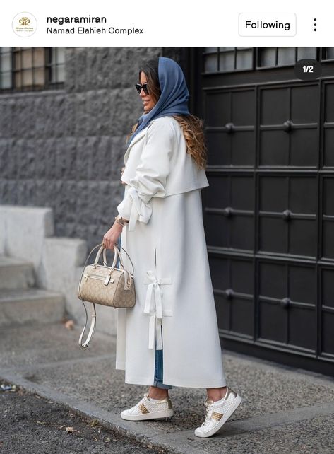 Abaya Designs Latest, Linen Style Fashion, Stylish Kurtis Design, Iranian Fashion, Fashion Dresses Formal, Mode Kimono, Blouse Casual Fashion, Iranian Women Fashion