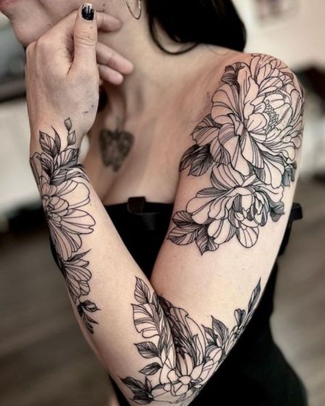 Phoney Flowers Tattoo, Types Of Flower Tattoos Design, Flower Tattoo Types, Big Delicate Tattoo, Wedding Flowers Tattoo, Large Flower Tattoo Designs, Tattoo Flowers Meaning, Types Of Tattoo Flowers, Large Botanical Tattoo