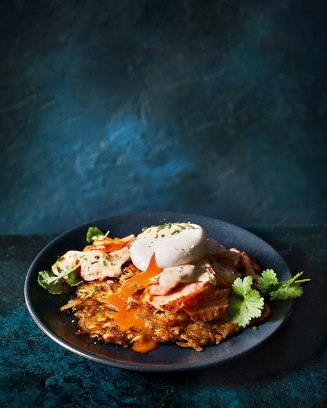 Rosti eggs royale with cheat's hollandaise - delicious. magazine Best Poached Eggs, Party Pies, Eggs Royale, Feta Burgers, Rosti Recipe, Australian Recipes, Potato Rosti, Everyday Dinners, Cheap Vegan