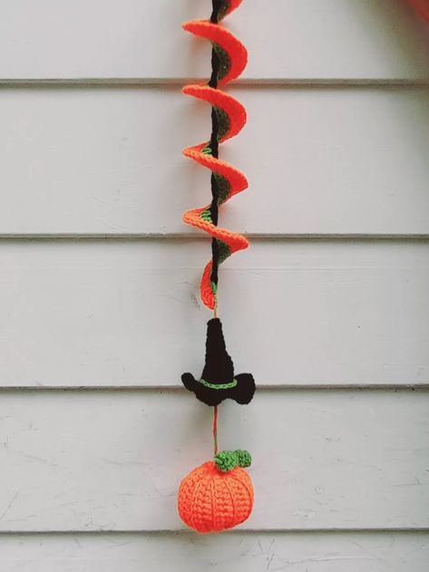 Pumpkin and Witch Hat Wind Spinner Crochet Pattern Wind Spinner Crochet Pattern Free, Crochet Halloween Wind Spinner, Fall And Halloween Crochet, Crochet Outdoor Decor, Crochet Wind Spinner Free Pattern, Crochet Spinners, Crochet Fall Ideas, Free Fall Crochet Patterns, Crochet Weird