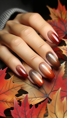 Nail Autumn Design, Brown And Red Nails, Red And Brown Nails, Natural Manicure Ideas, Manicure Natural Nails, Nail Autumn, Unghie Sfumate, Brown Nail, Fall Nail Trends