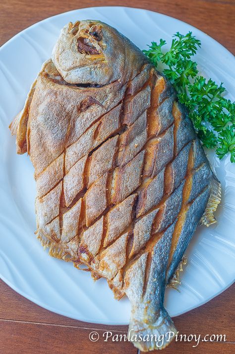 Fried Pompano recipe Minus the flour... Substitute with plain protein powder or crushed pork rinds... Pampano Recipe, Sinigang Na Isda, Pompano Fish Recipe, Pompano Recipe, Sweet And Sour Sauce, Pinoy Food, Filipino Recipes, Fried Fish, Asian Dishes