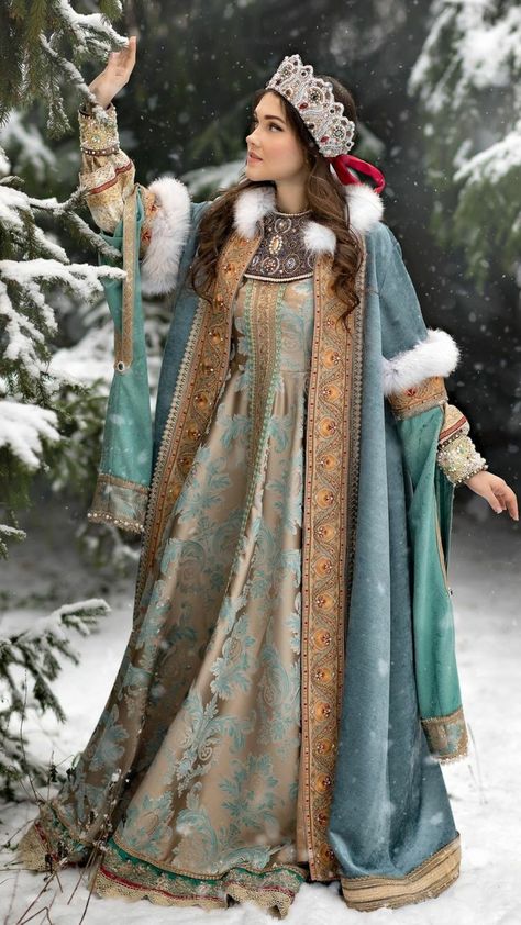 Russian Fashion Winter, Slavic Clothing Traditional Dresses, Russian Fantasy Clothing, Russian Culture Fashion, Russian Medieval Clothing, Historical Russian Fashion, Russian Inspired Fashion, Ravkan Fashion, Russian Cultural Clothing