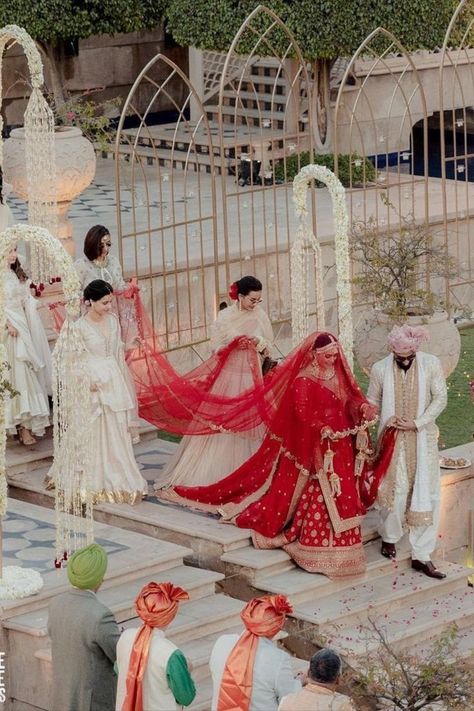 Indian Bridal Entry, Bridal Entry Ideas, Indian Wedding Aesthetic, No Looking Back, Bridal Entry, Bride Entry, Indian Wedding Bride, The Affair, Entry Ideas