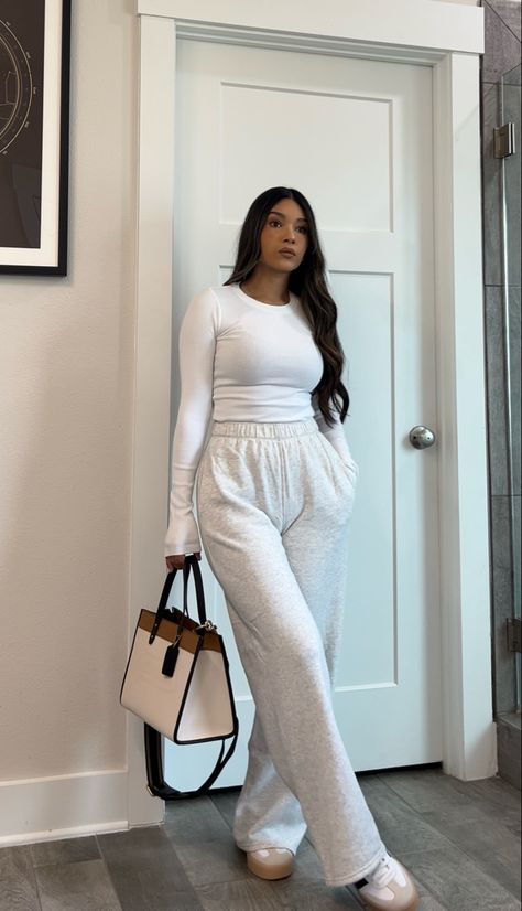 Grey high waisted wide leg sweatpants, long sleeve ribbed tee, tote bag, adidas sambae platform sneaker. #petitefashion #chicstyle #comfyoutfit #ootd #outfitideas #stylingtips #whattowear #casualootd #adidassambas Steak 48 Outfits, Long Sweatpants Outfit, Plain Jane Outfits, Sweatpants Outfit Wide Leg, Simple Spring Work Outfits, Oatmeal Pants Outfit, Platform Samba Outfit, Gray Wide Leg Sweatpants Outfit, Long Sleeve With Sweatpants