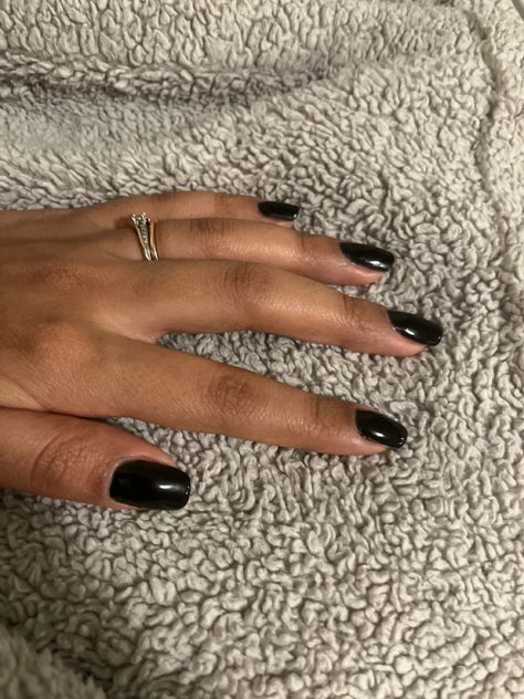 Black Shellac Nails Short, Simple Shellac Nails Designs, Natural Shellac Nails, Black Nails Dip, Sns Nails Black, Black Sns Nails, Black Natural Nails, Black Dip Nails, Black Shellac Nails