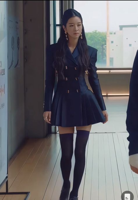 Actress Interview Outfits, Seo Yeji Outfit, Celebrity Interview Outfits, Its Okay Not To Be Okay Seo Ye Ji Outfit, Yeji In Black Outfit, Seo Ye Ji Outfit, Seo Yeji Outfit Eve, K Drama Outfits, Seo Yeji Its Okay Not To Be Okay