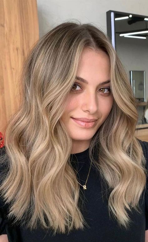 Natural Blond Hair Color, Types Of Blonde Balayage, Blonde Balayage 2024 Trends, Spring Blonde Balayage, Brown To Blonde Hair Medium Length, Blond For Brunettes, Lighter Hair Color Ideas, Blonde Balayage In Brown Hair, Bronde With More Blonde