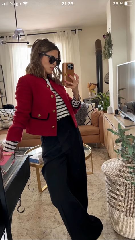 Blazer Street Style, Desert Fashion, Red Blazer, Street Style Inspiration, Work Outfits Women, Inspiration Style, Work Fashion, Cute Casual Outfits, Autumn Winter Fashion