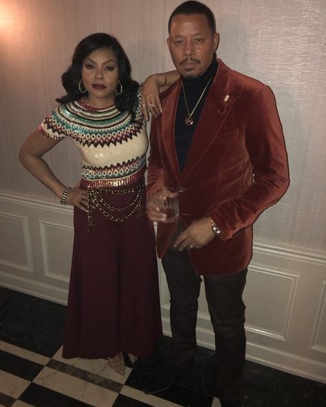 Mama and Papa Lyon are back right now 8/7c #empirefox #empireseason5 #Empire #Coocious #CookieandLucious #CookieLyon #LuciousLyon… Cookie Lyon Outfits, Empire Cookie Lyon, George Vi And Elizabeth Bowes Lyon, Cookie Lyon Fashion, Cookie Lyon, Lucious Lyon, Hakeem Lyon, Empire Cast, Terrence Howard